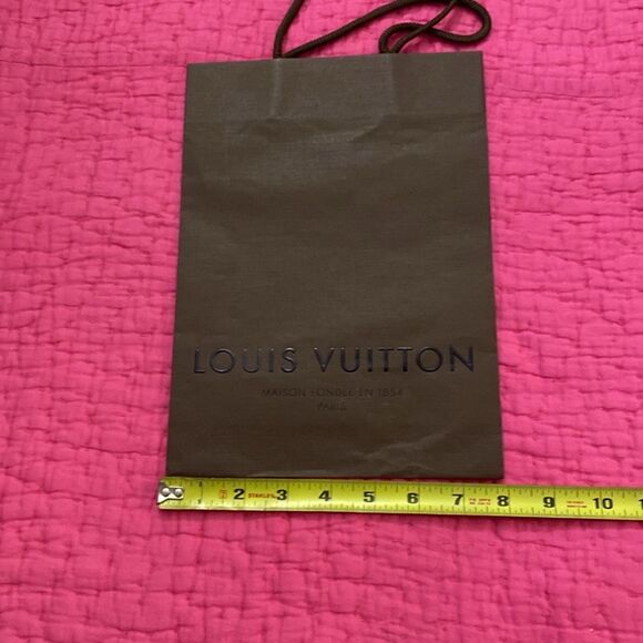 Louis Vuitton paper bags ( set of 2) - Picture 5 of 8